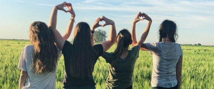 Eight Tips to Promote Teens' Faith