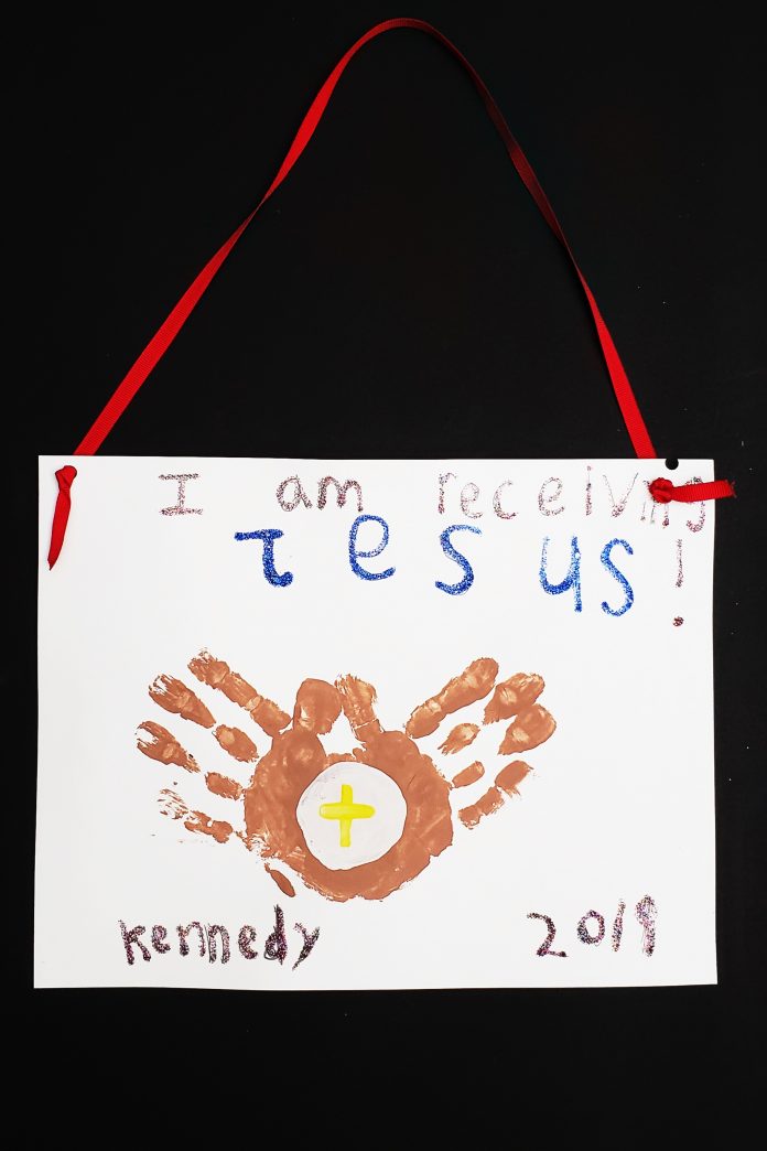Eucharistic Banner Craft - CATECHIST Magazine